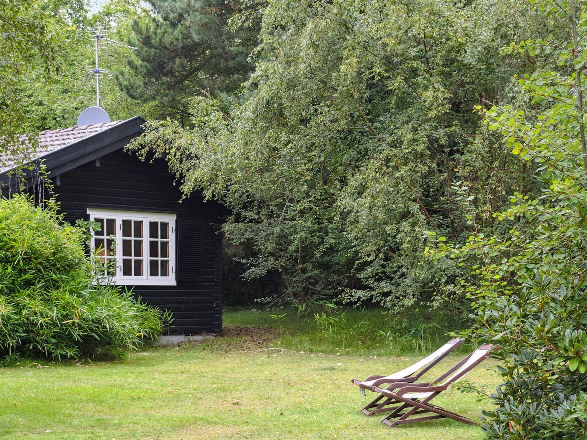 "Neela" - 300m from the sea - Buiten