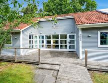 "Gravers" - 100m from the sea