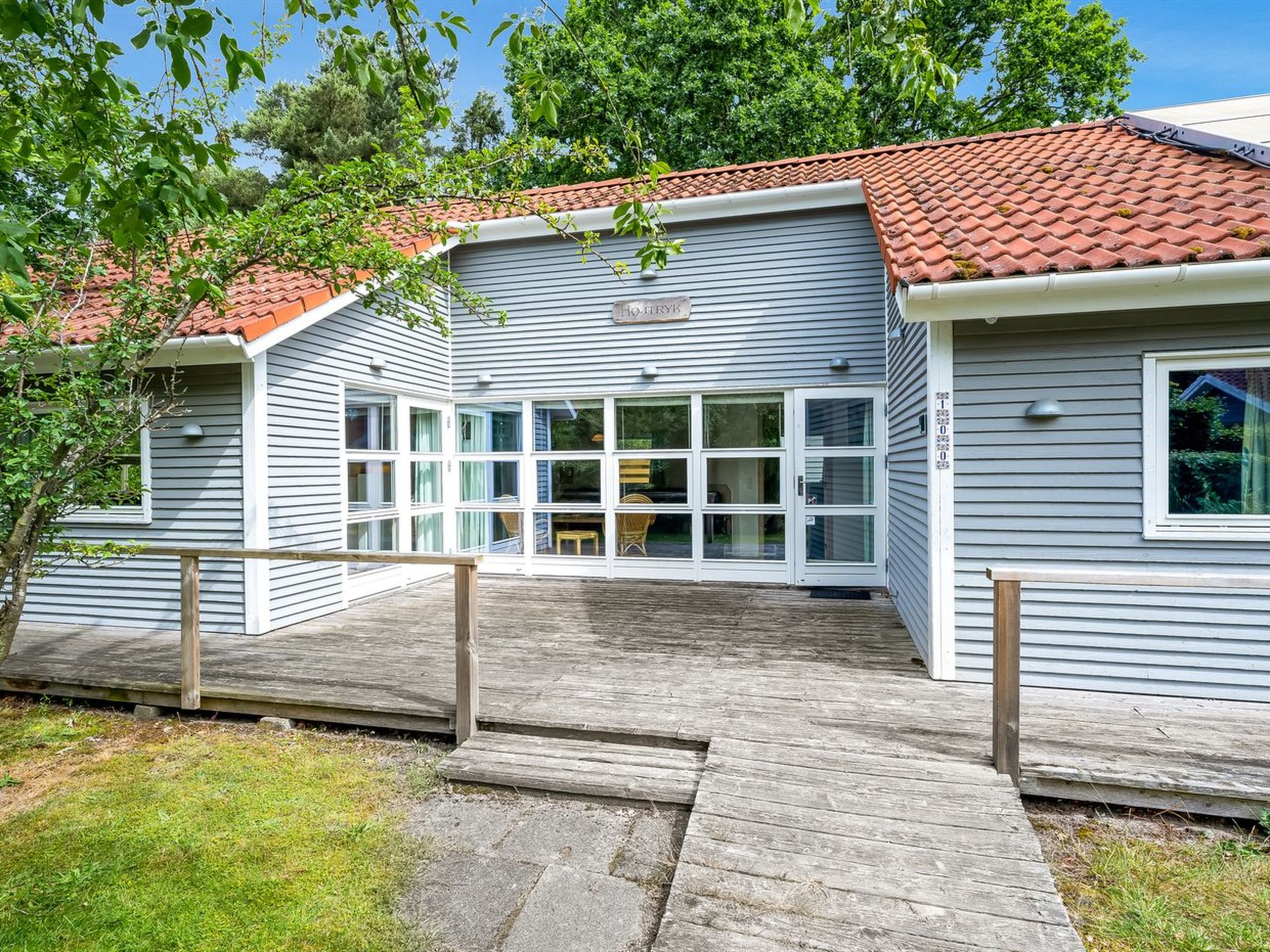 "Gravers" - 100m from the sea