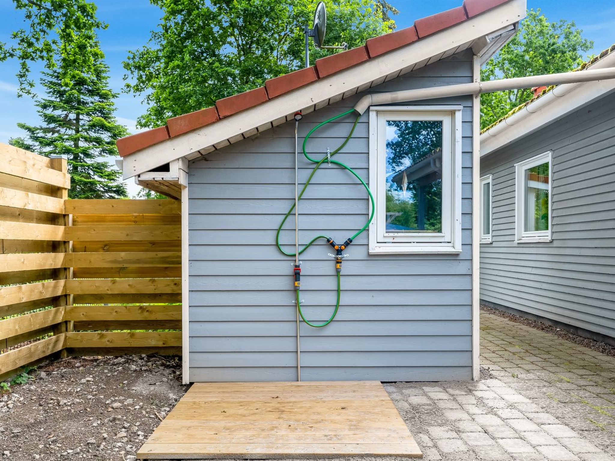 "Gravers" - 100m from the sea-Outside