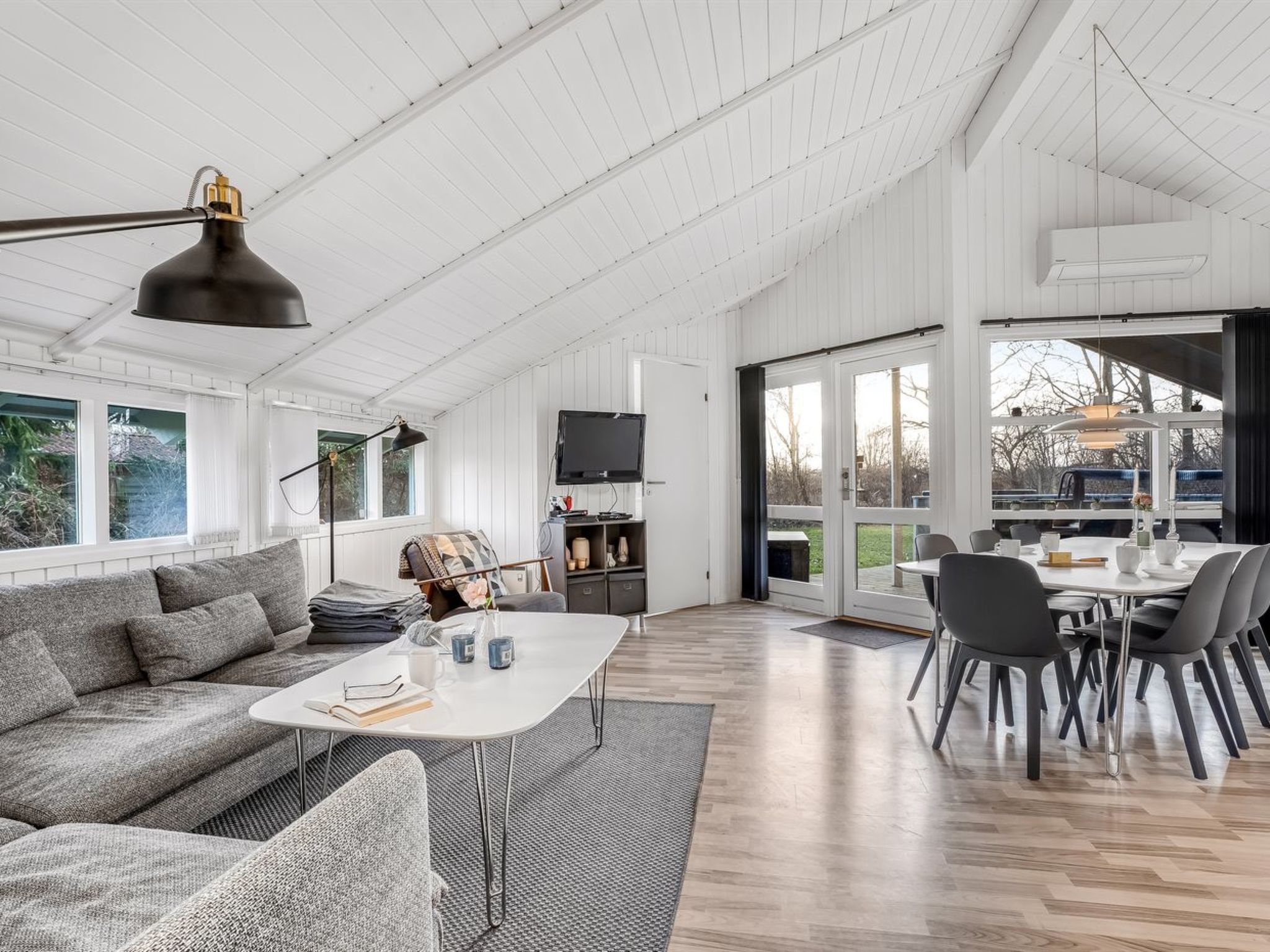 "Bjart" - 1.5km from the sea