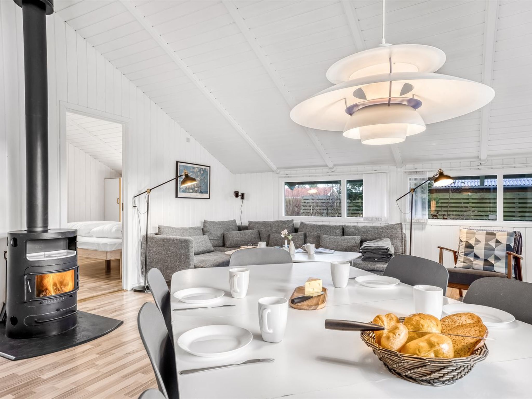 "Bjart" - 1.5km from the sea - Binnen