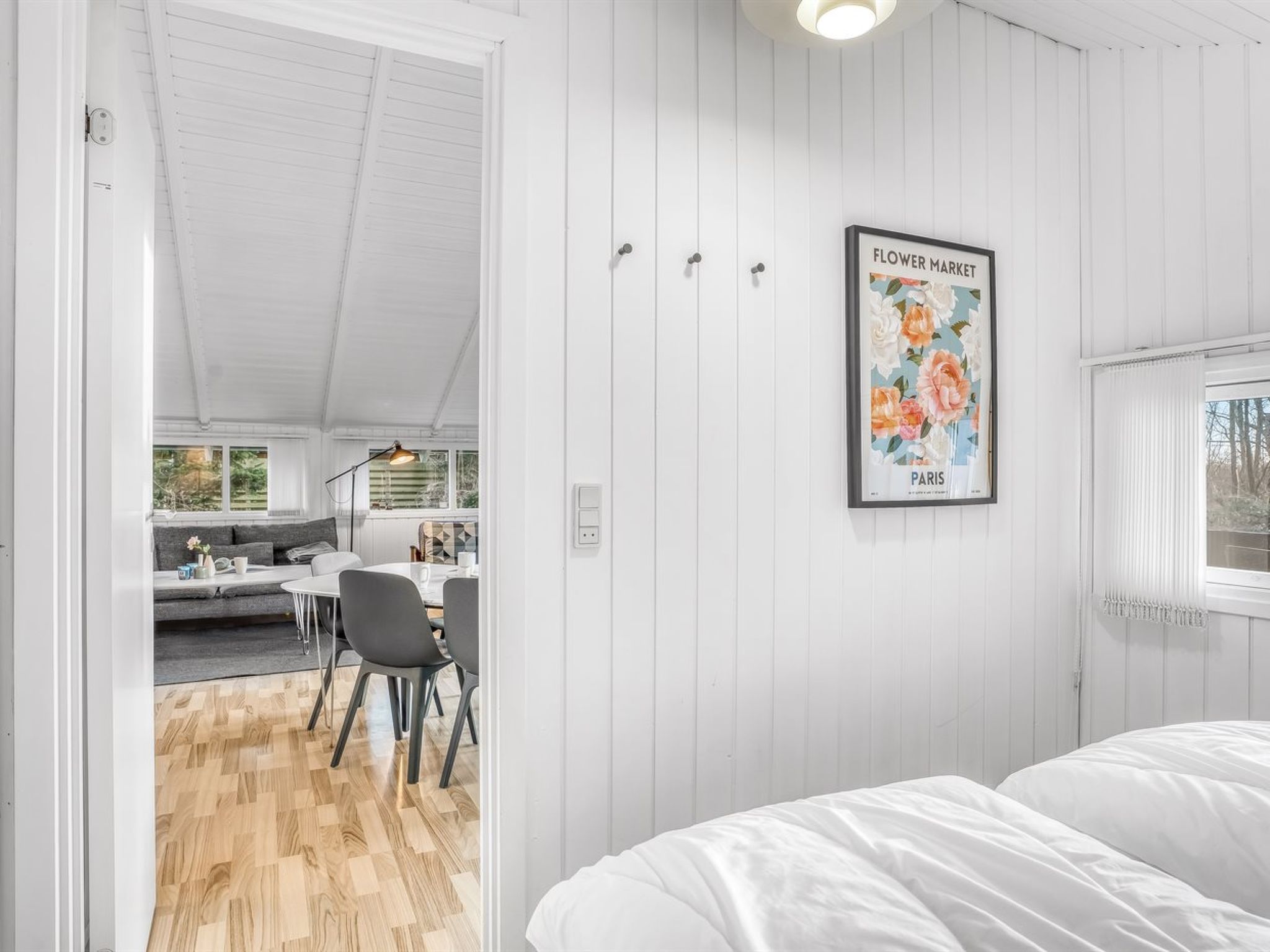 "Bjart" - 1.5km from the sea - Binnen