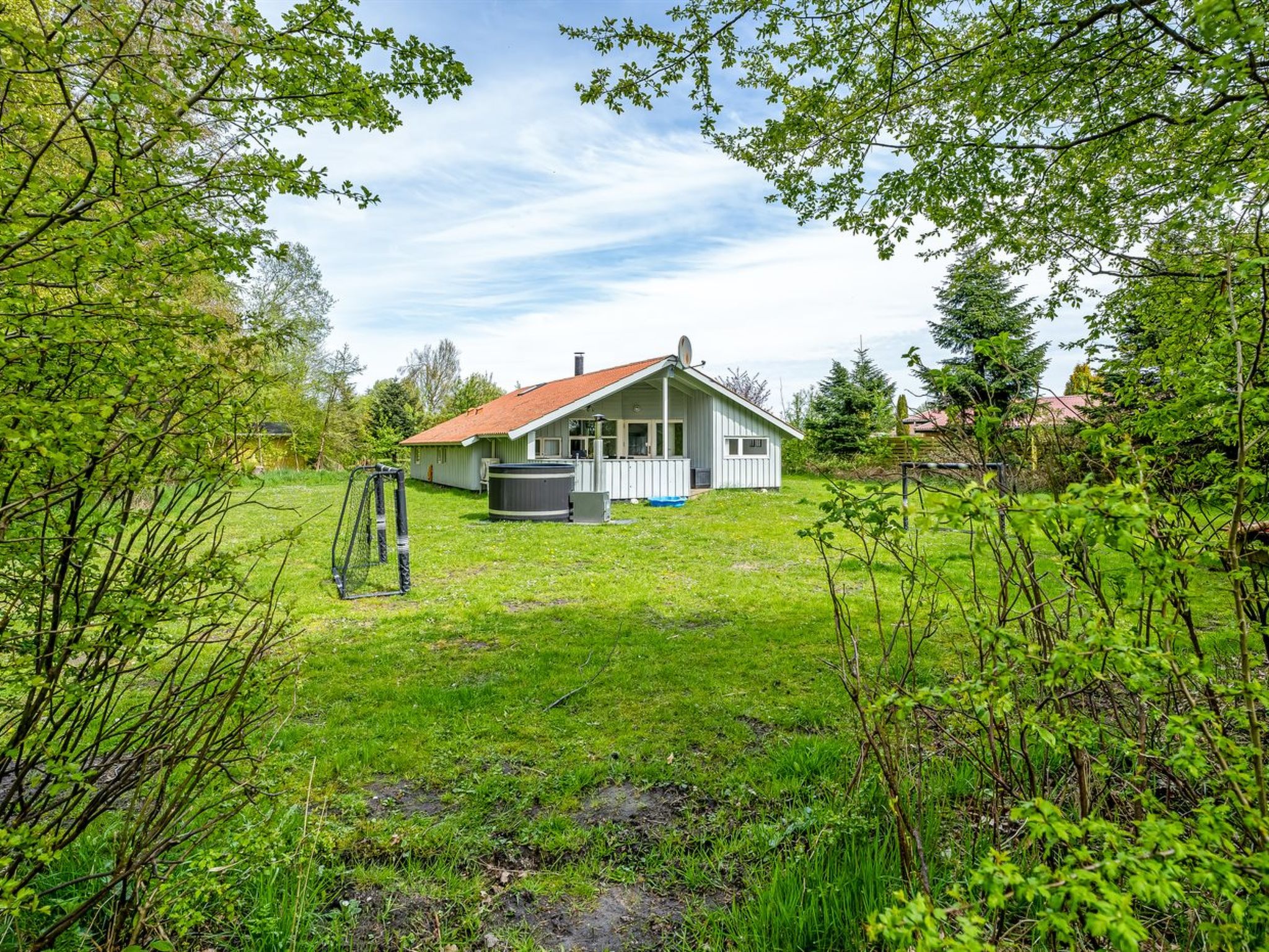 "Bjart" - 1.5km from the sea