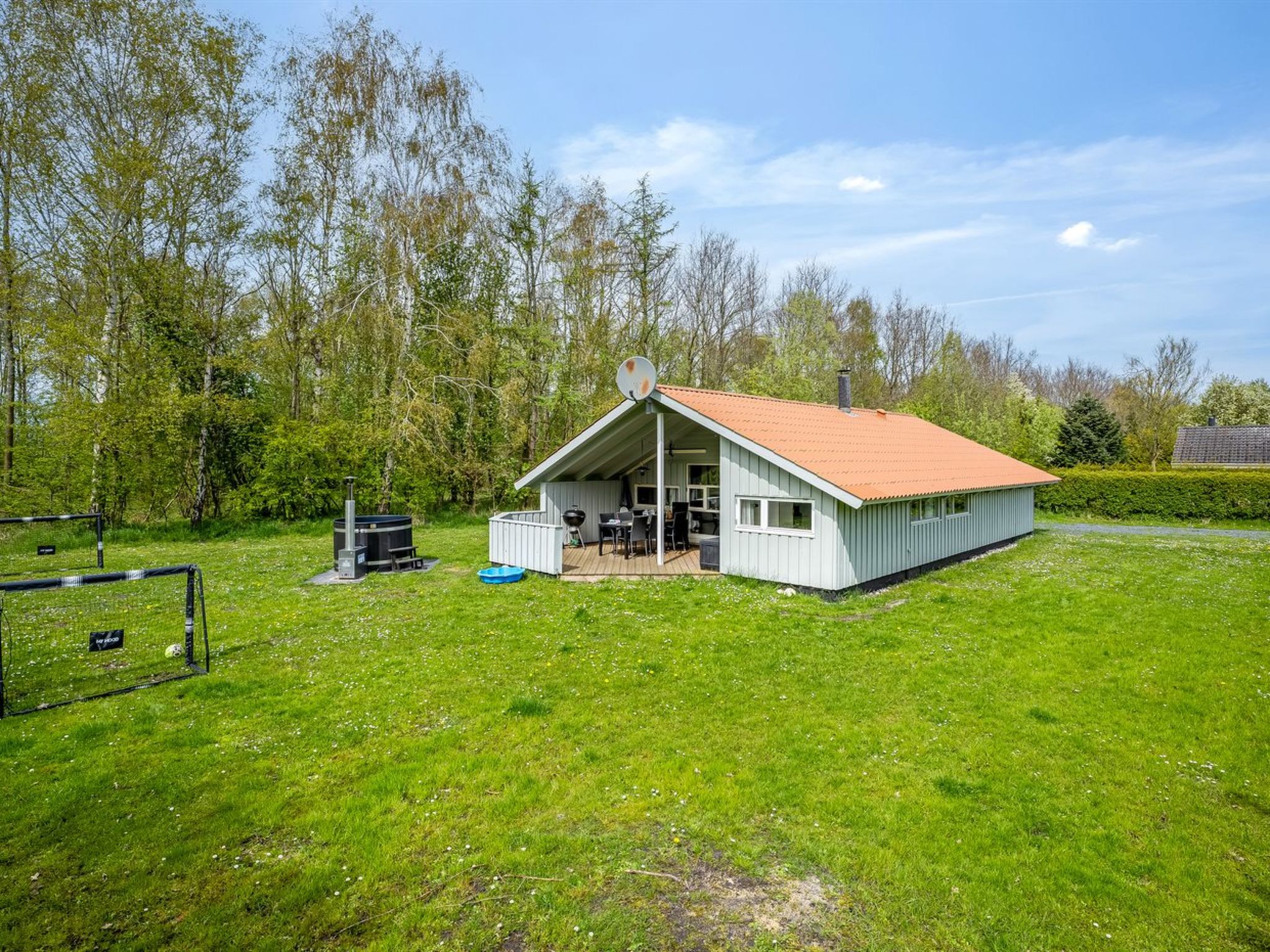 "Bjart" - 1.5km from the sea - Buiten