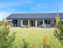 Ruim nieuw vakantiehuis voor 9 personen op 900 meter van de Oostzee - thumbnail 1