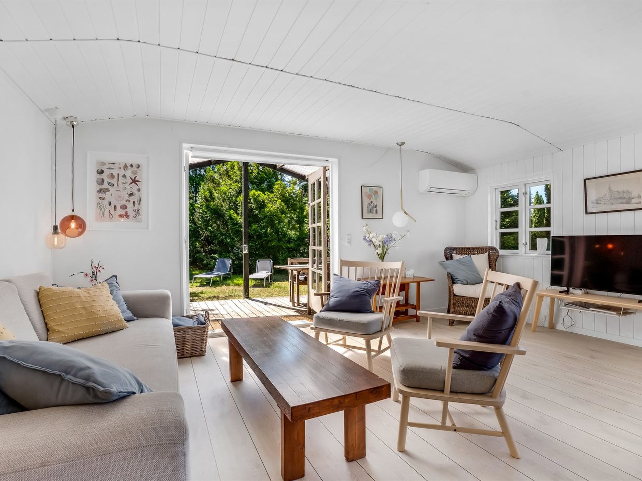 "Synnöve" - 350m from the sea - Inside