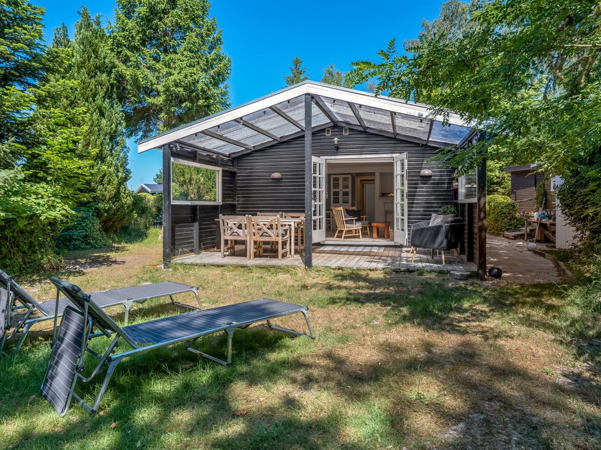 "Synnöve" - 350m from the sea - Outside