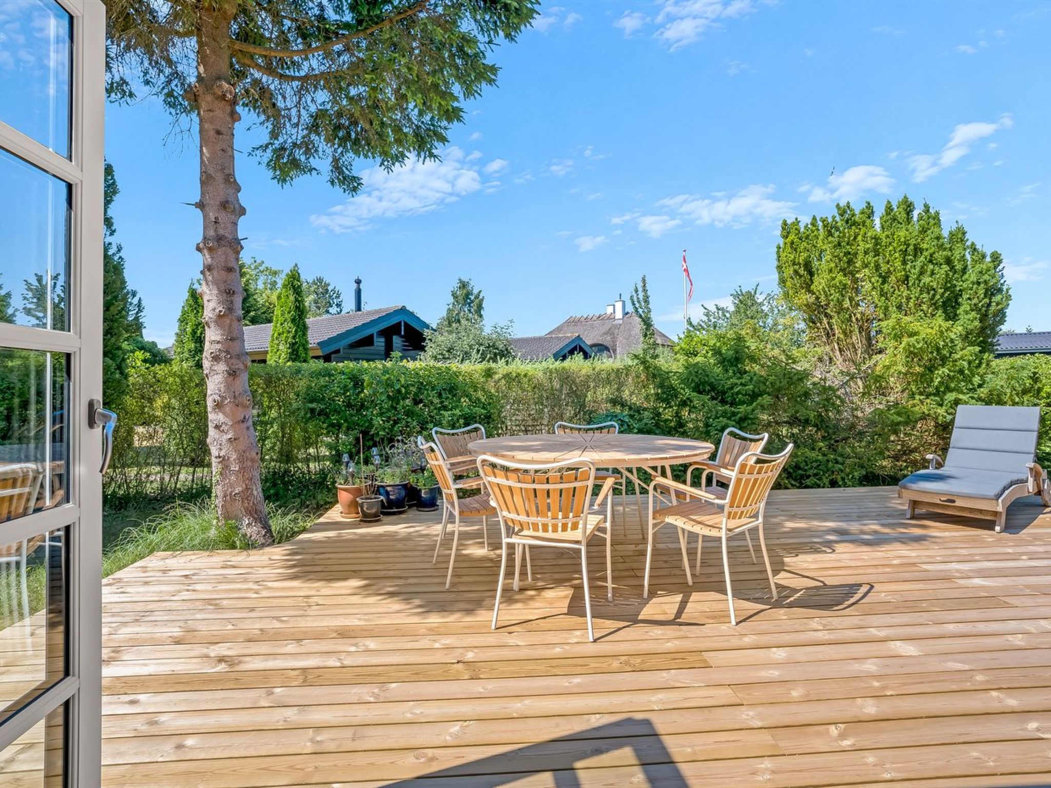 "Synnöve" - 350m from the sea - Outside
