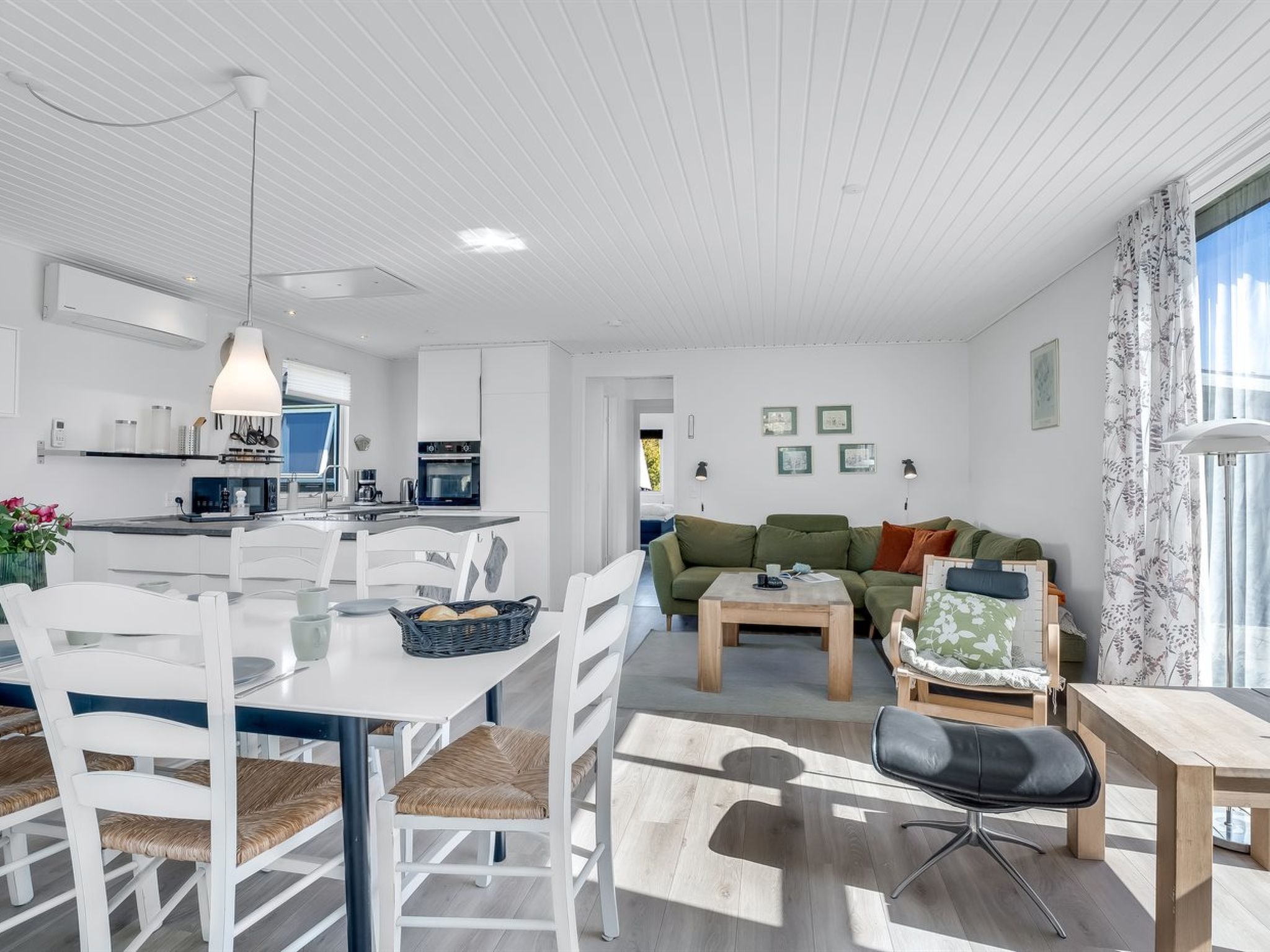 "Stina" - 600m from the sea-Binnen