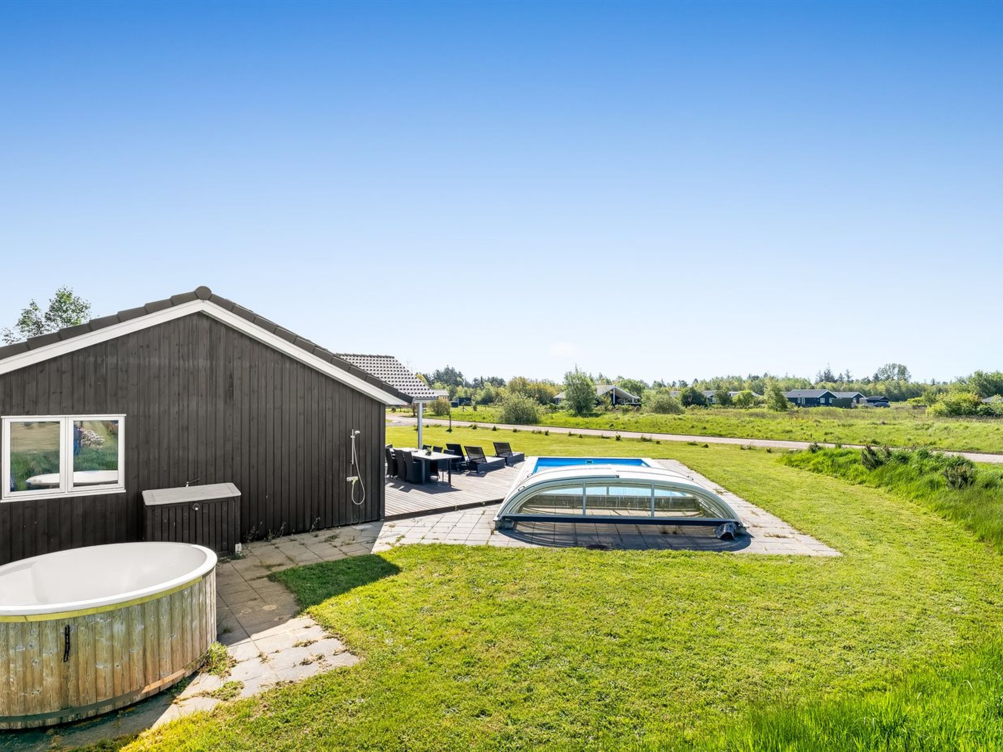 "Kiersten" - 800m from the sea-Outside