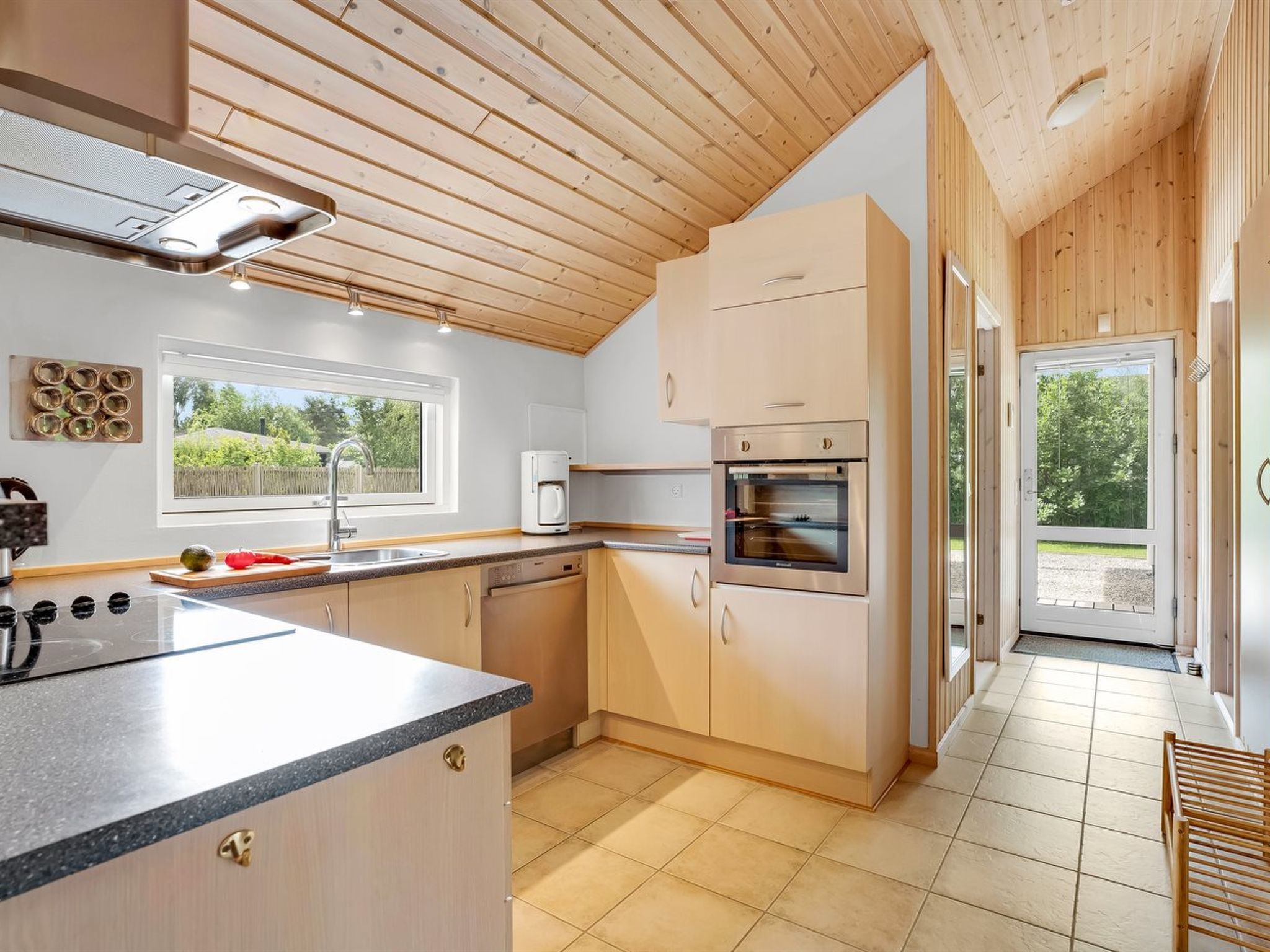 "Gudlaug" - 1km from the sea-Binnen