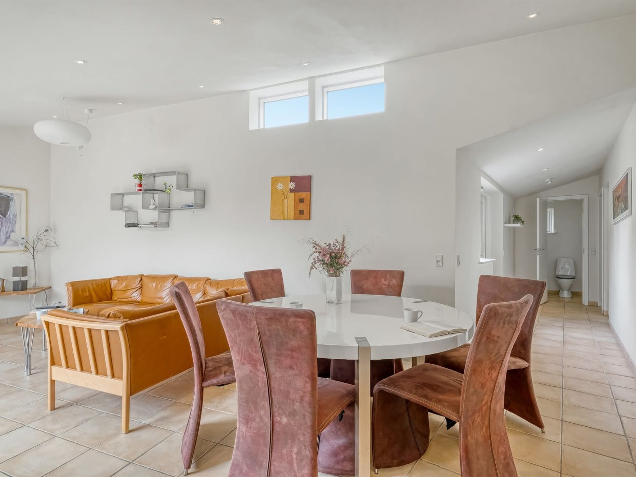 "Henkil" - 175m from the sea-Drinnen