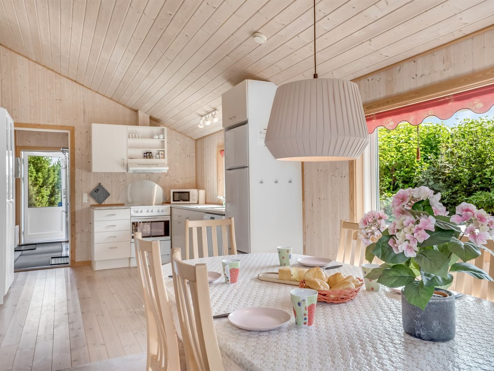 "Arnsten" - 900m from the sea-Drinnen