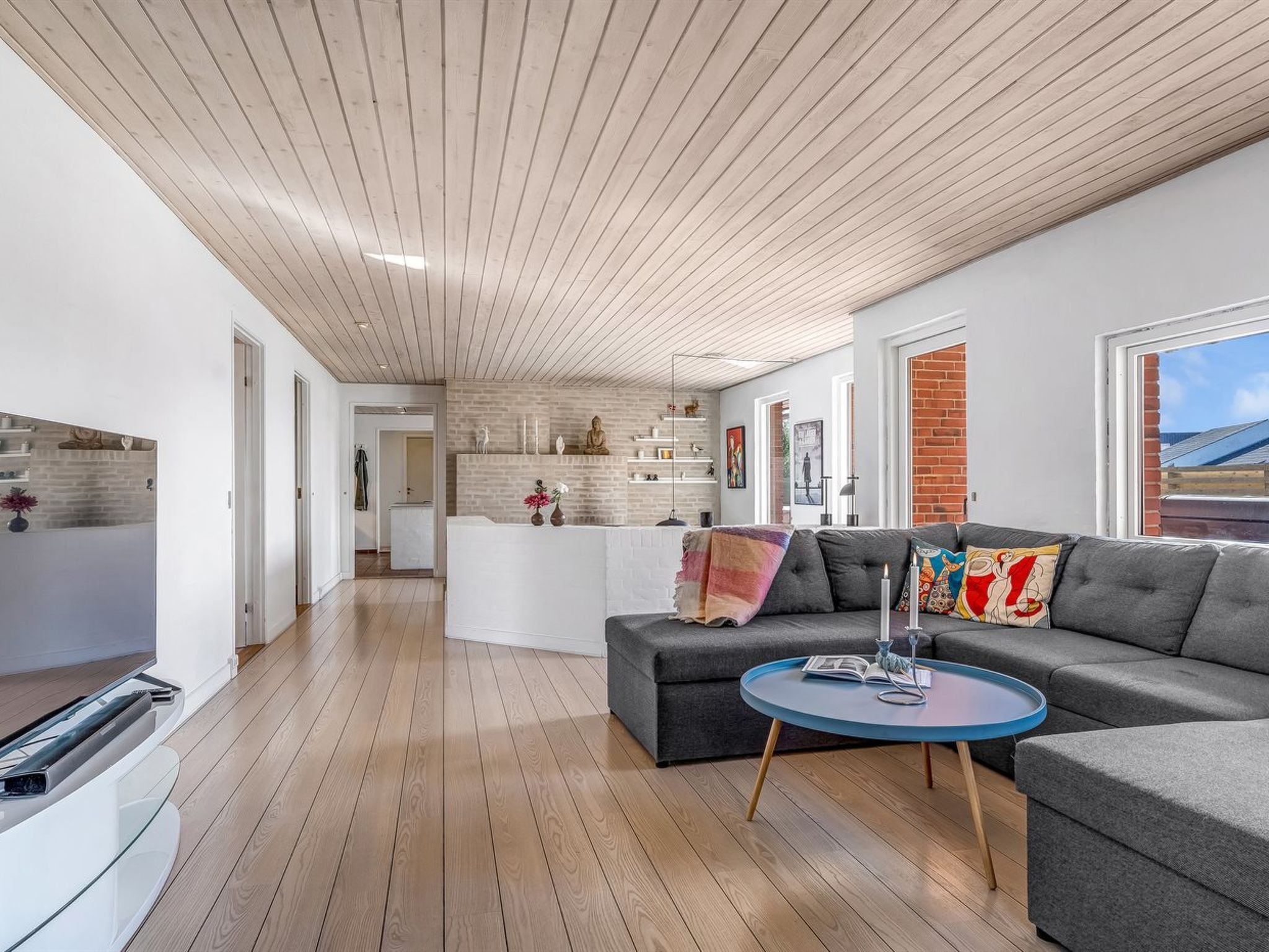 "Iara" - 500m from the sea - Binnen