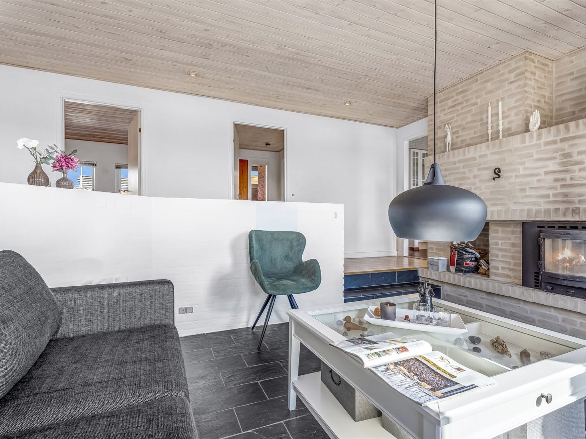 "Iara" - 500m from the sea - Binnen