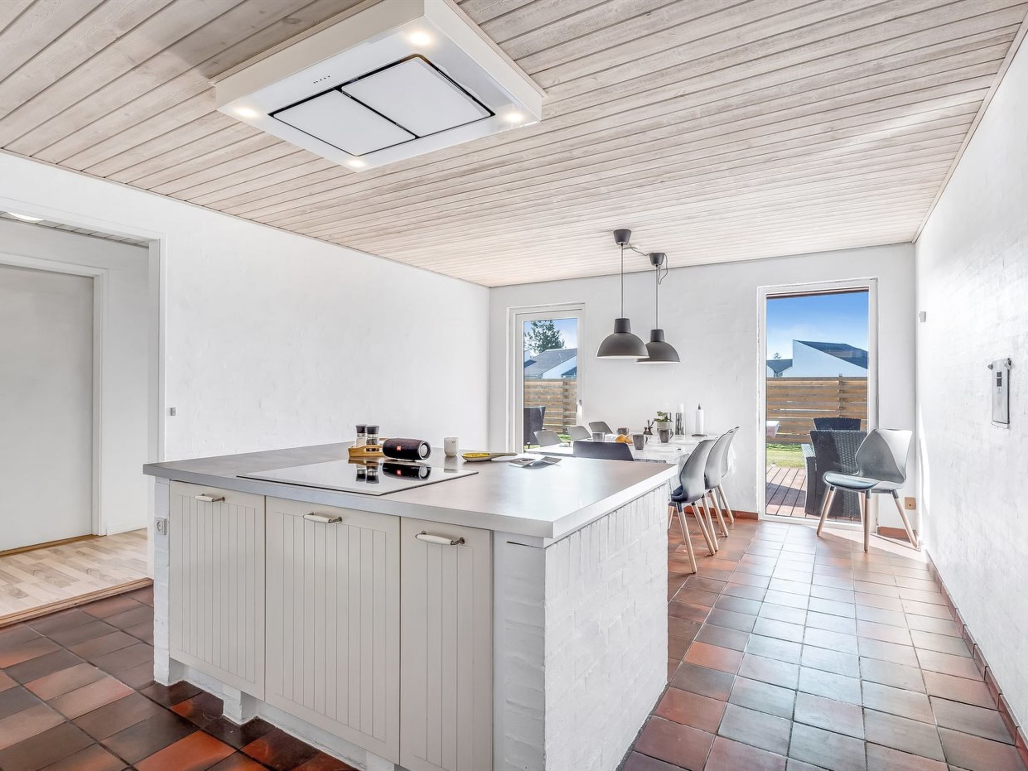 "Iara" - 500m from the sea - Binnen