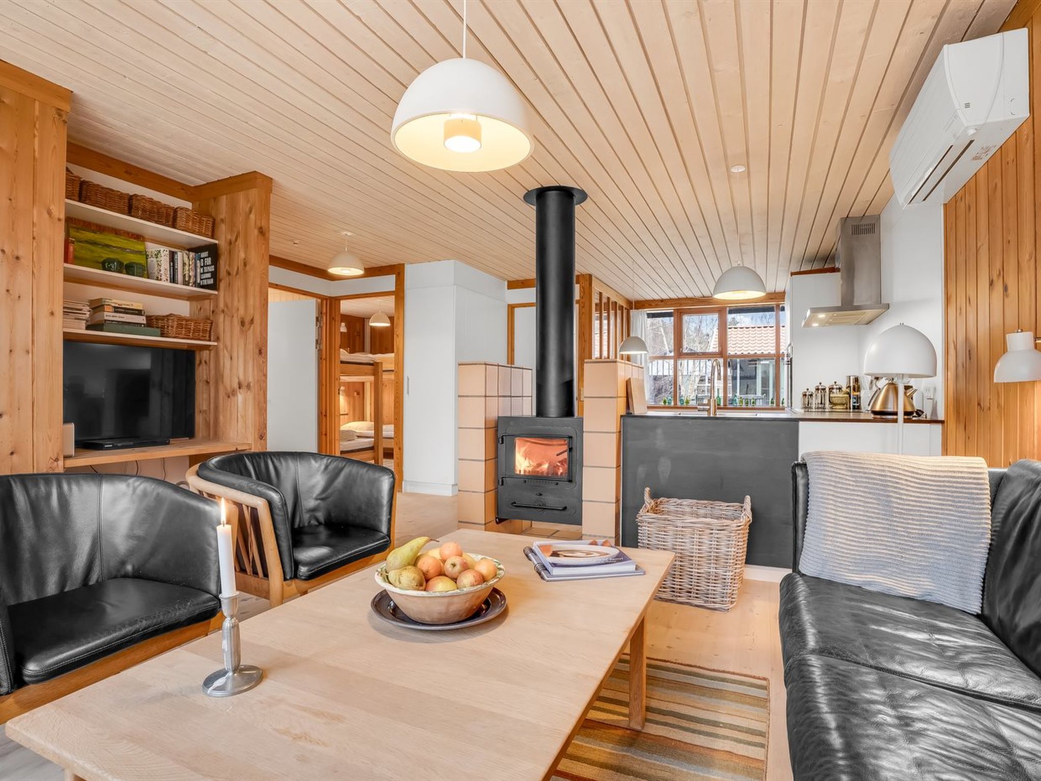"Hinda" - 200m from the sea-Binnen