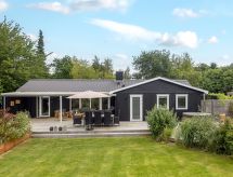 8-persoons vakantiehuis in Væggerløse met whirlpool en open haard · 113 m² - thumbnail 1