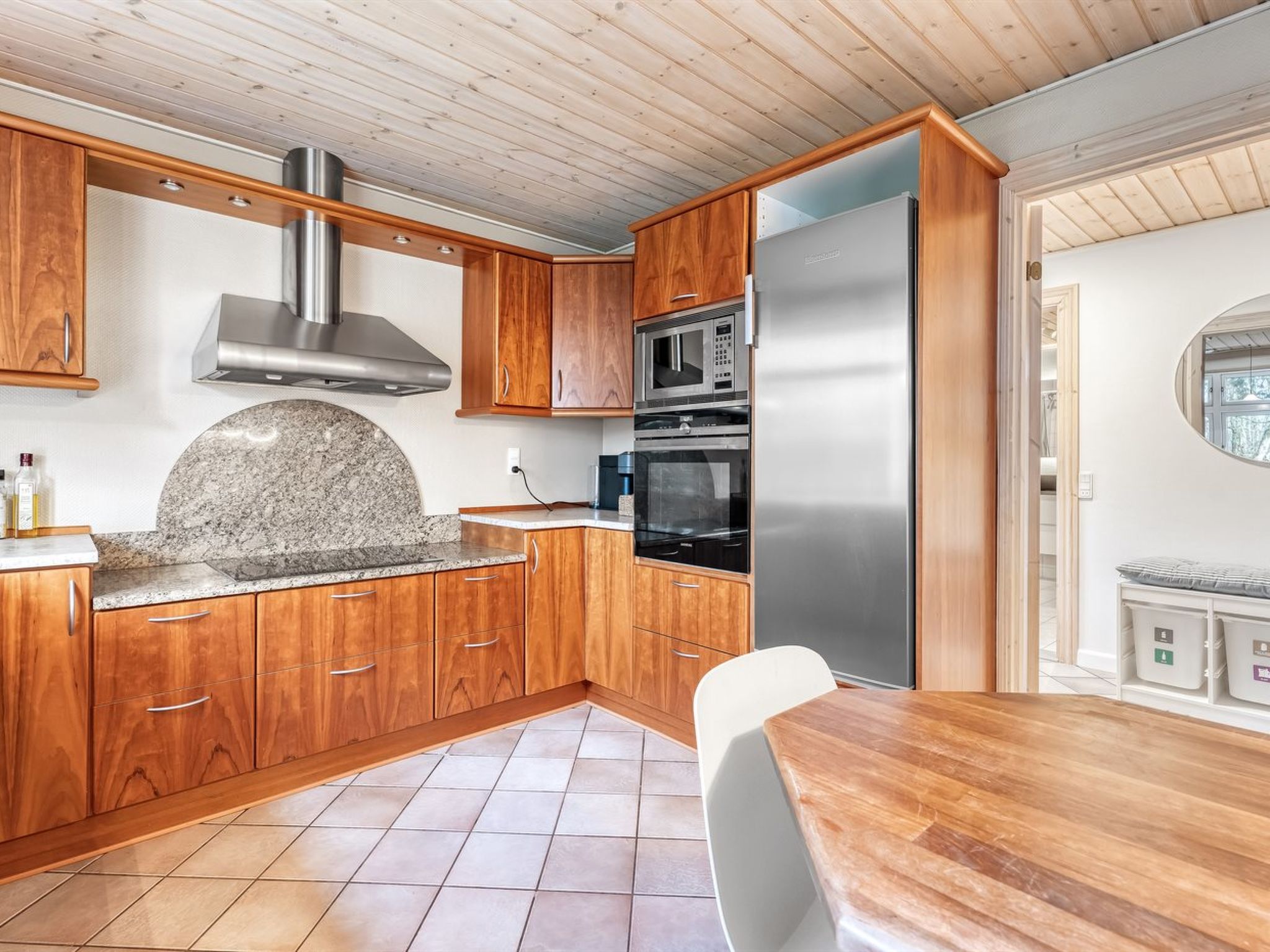 "Kerttuli" - 540m from the sea - Binnen