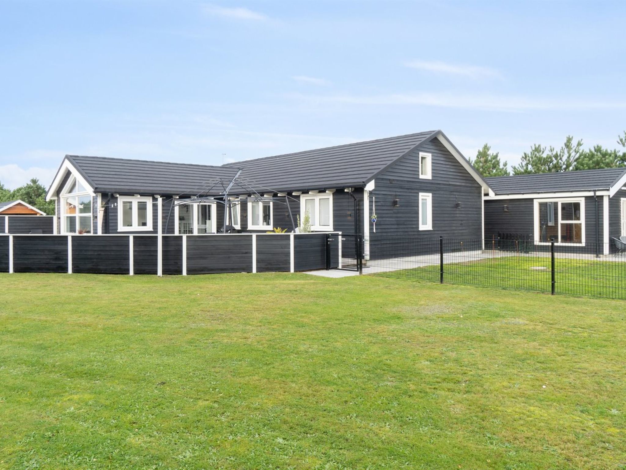 "Amdi" - 1.3km from the sea-Draußen