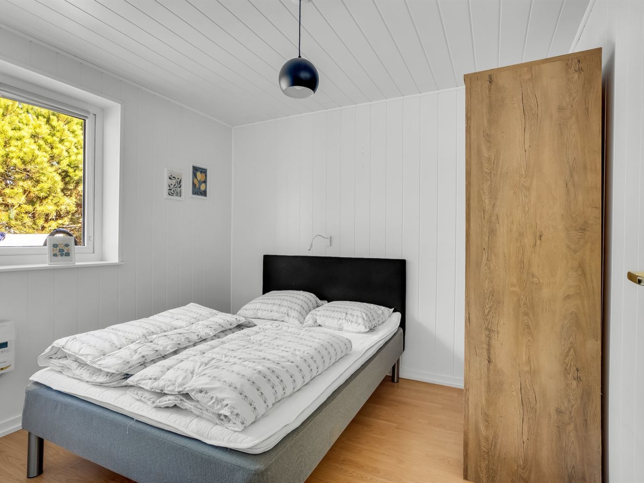 "Amdi" - 1.3km from the sea - Binnen