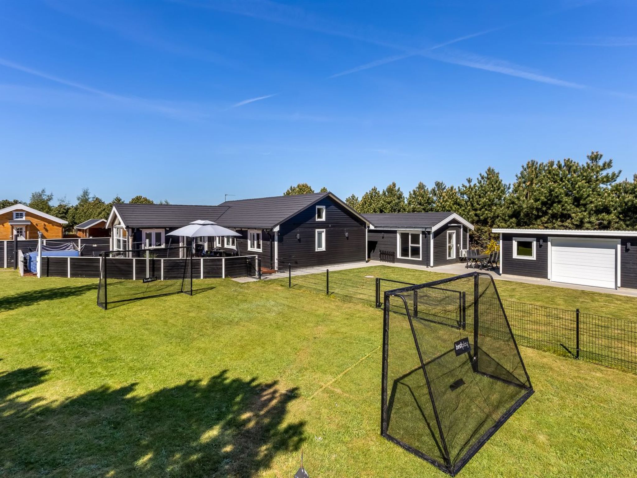 "Amdi" - 1.3km from the sea - Buiten