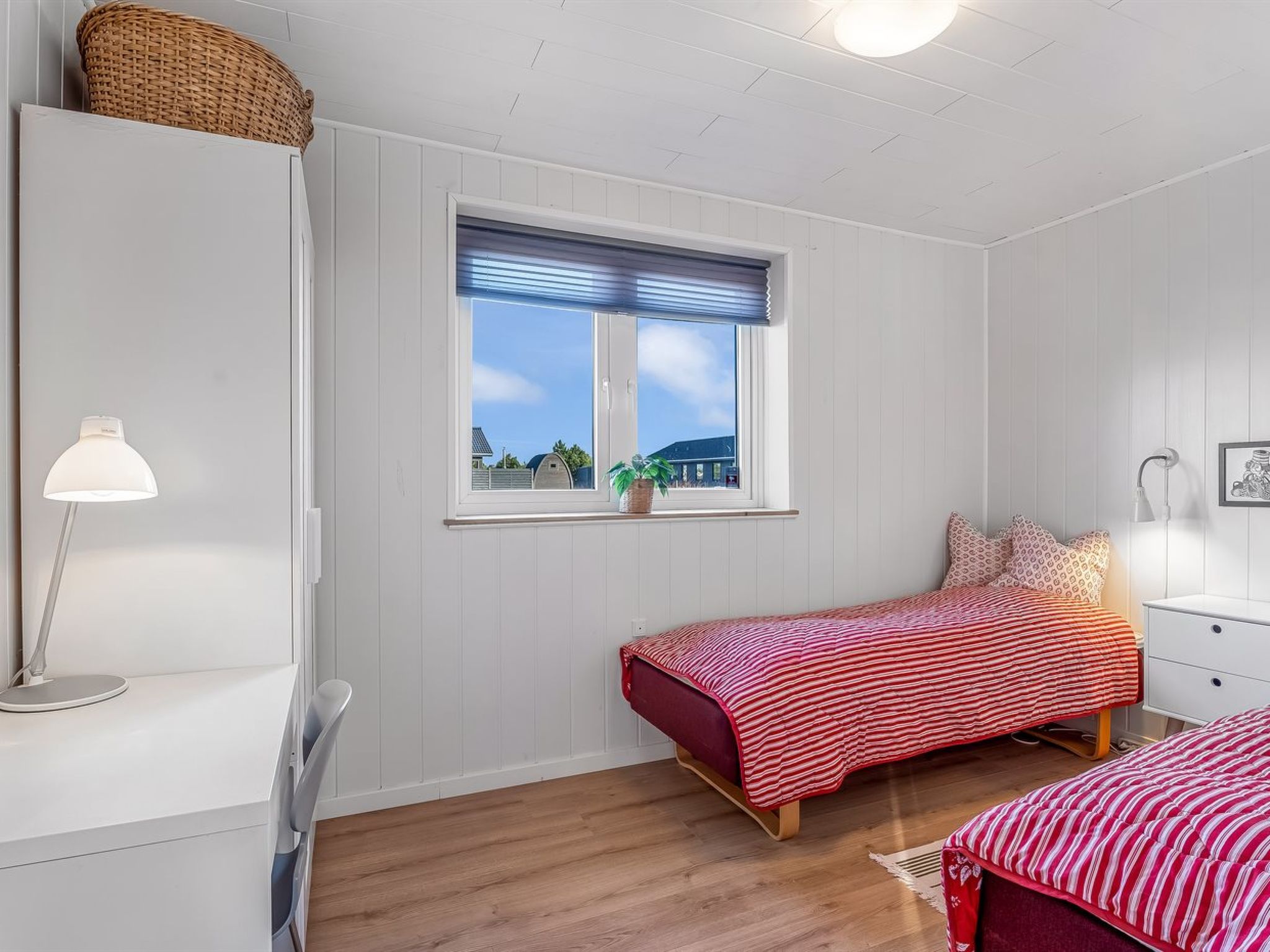 "Danika" - 1.5km from the sea - Binnen