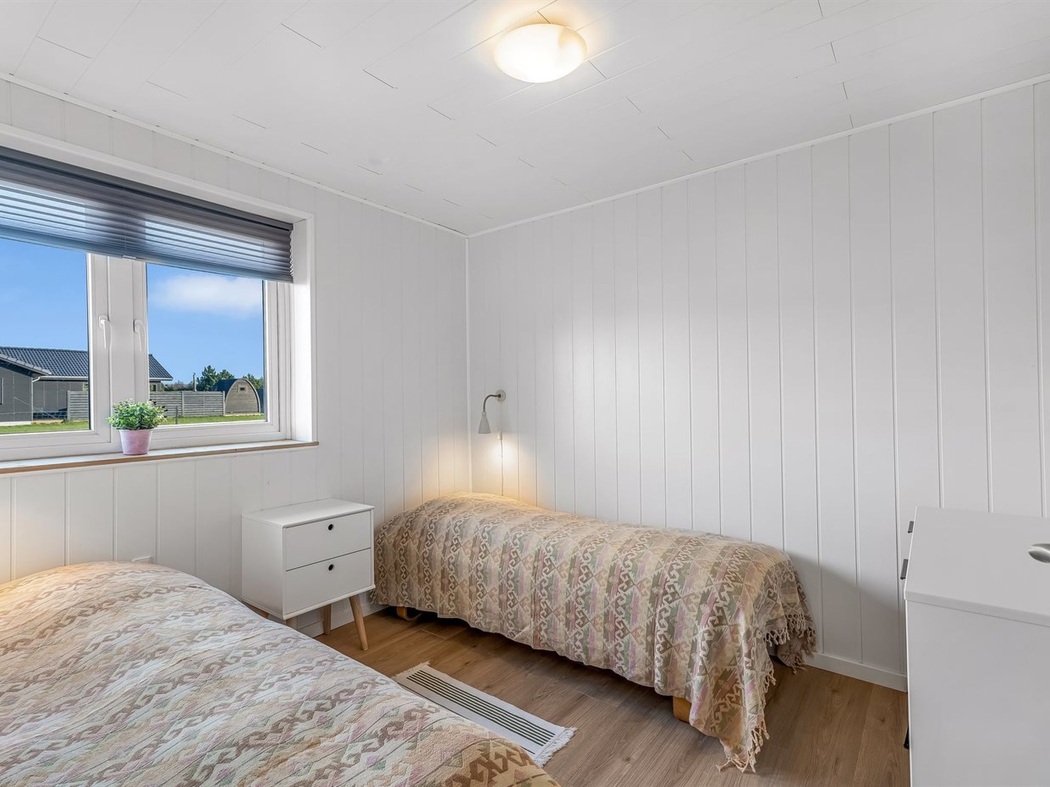 "Danika" - 1.5km from the sea - Binnen