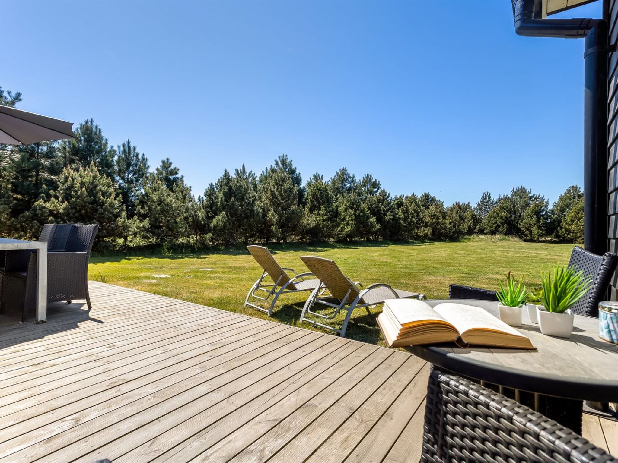 "Danika" - 1.5km from the sea - Buiten