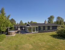 Ruime familiewoning Tayana met whirlpool op 500 meter van de Oostzee - thumbnail 1