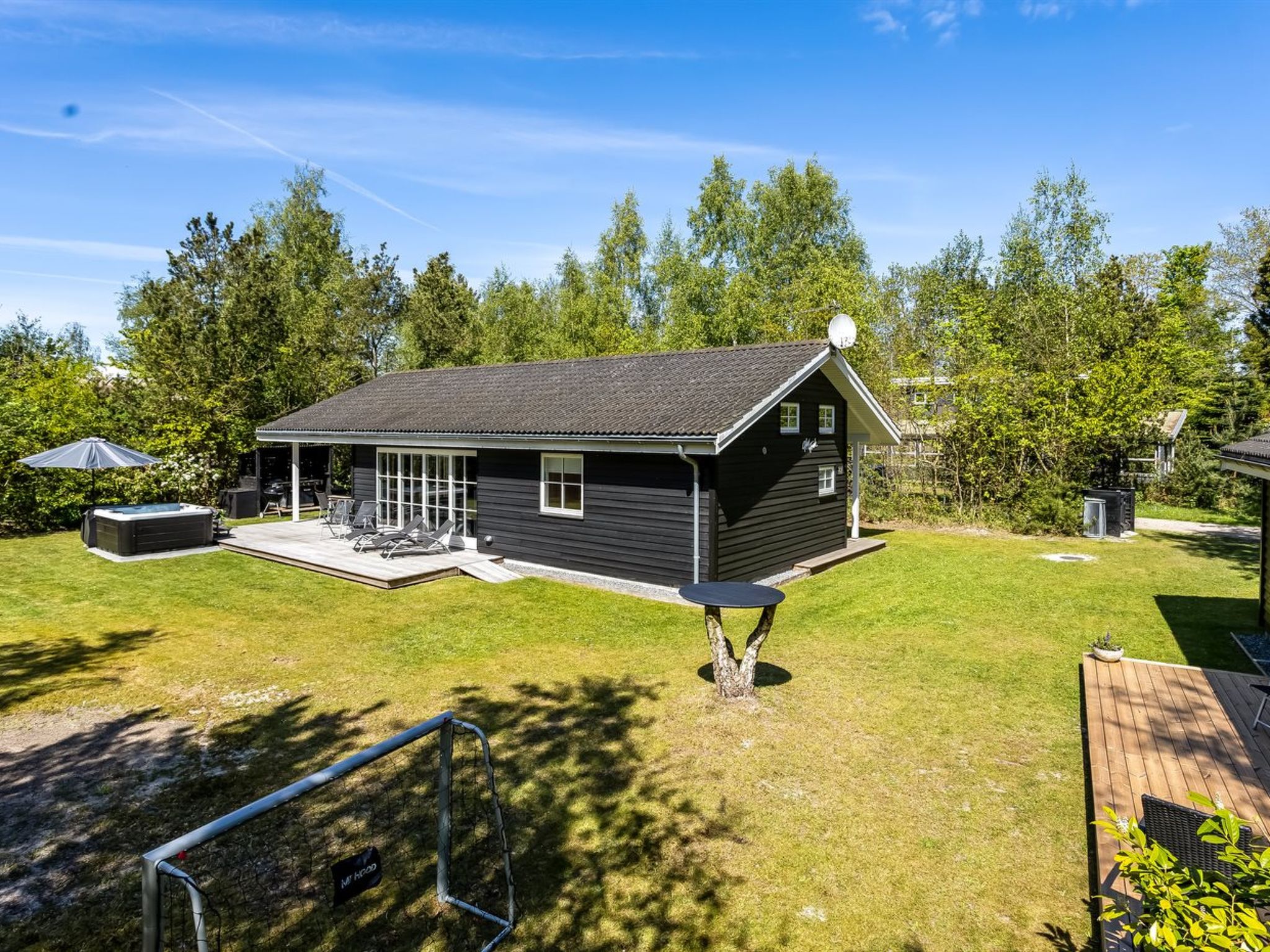 "Marlena" - 1.1km from the sea - Buiten