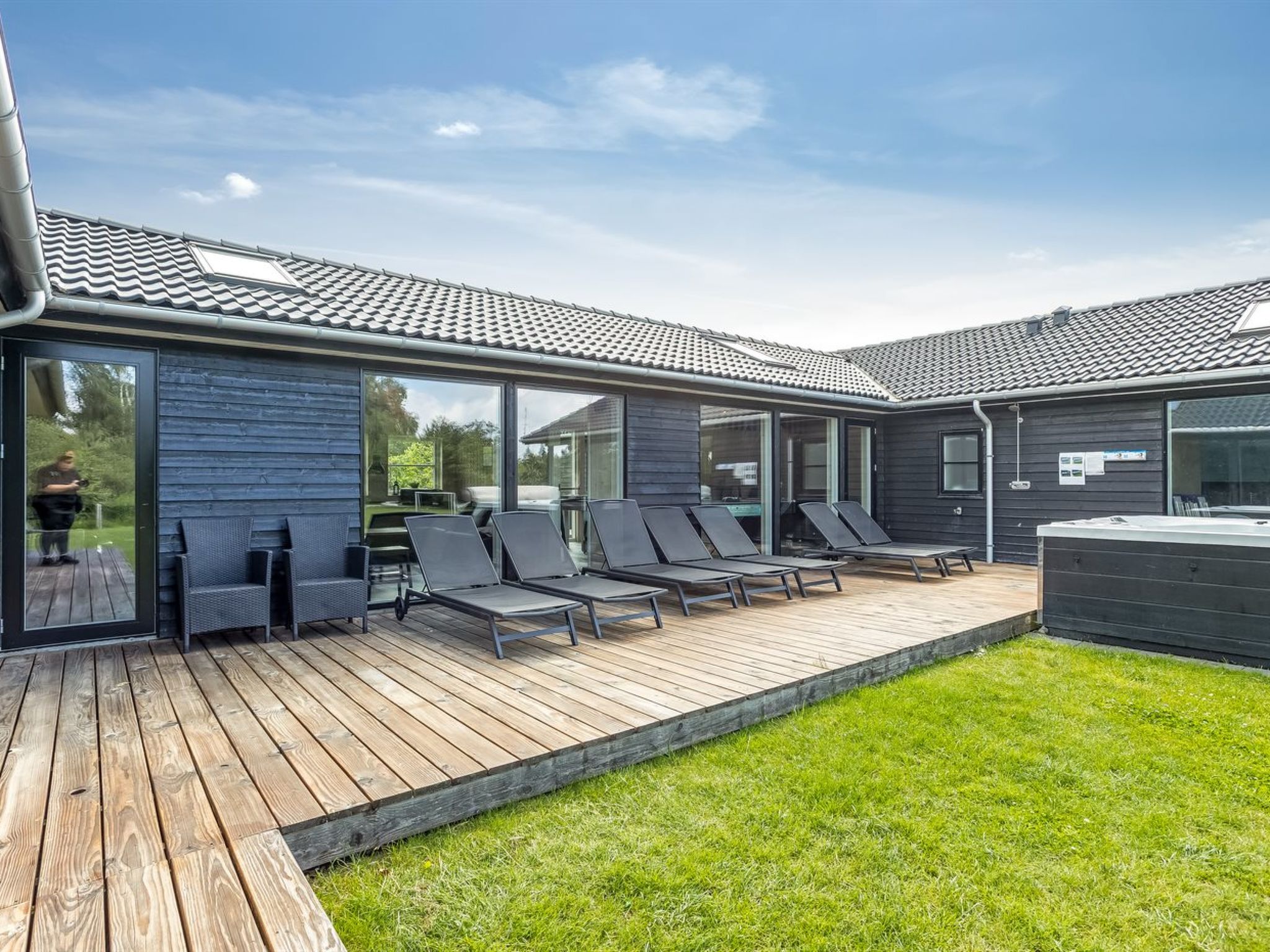 "Matild" - 400m from the sea - Buiten