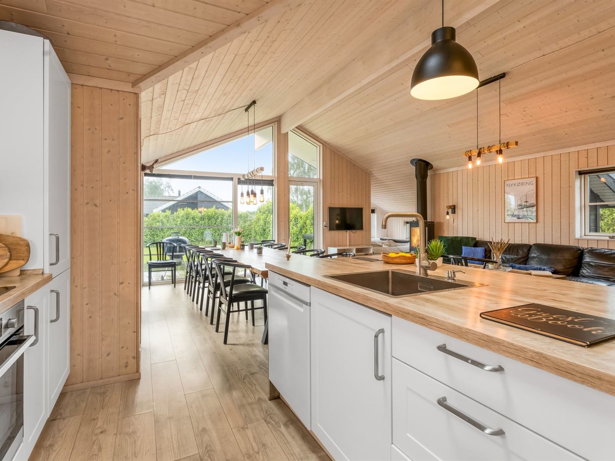 "Bernadine" - 500m from the sea-Inside