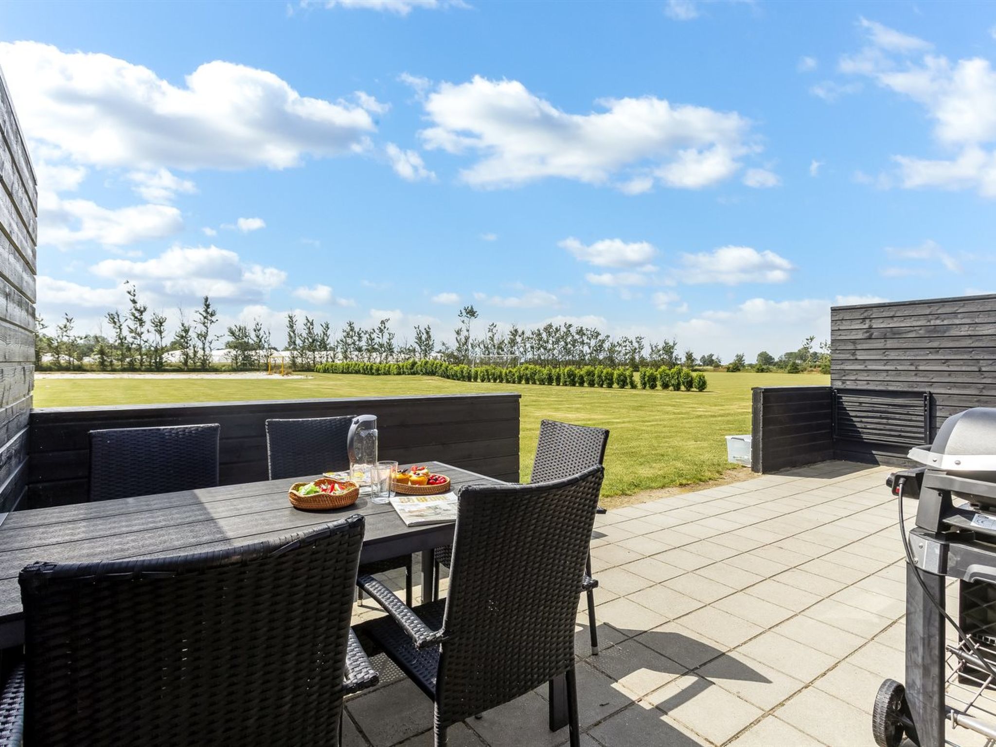 "Fay" - 900m from the sea-Draußen