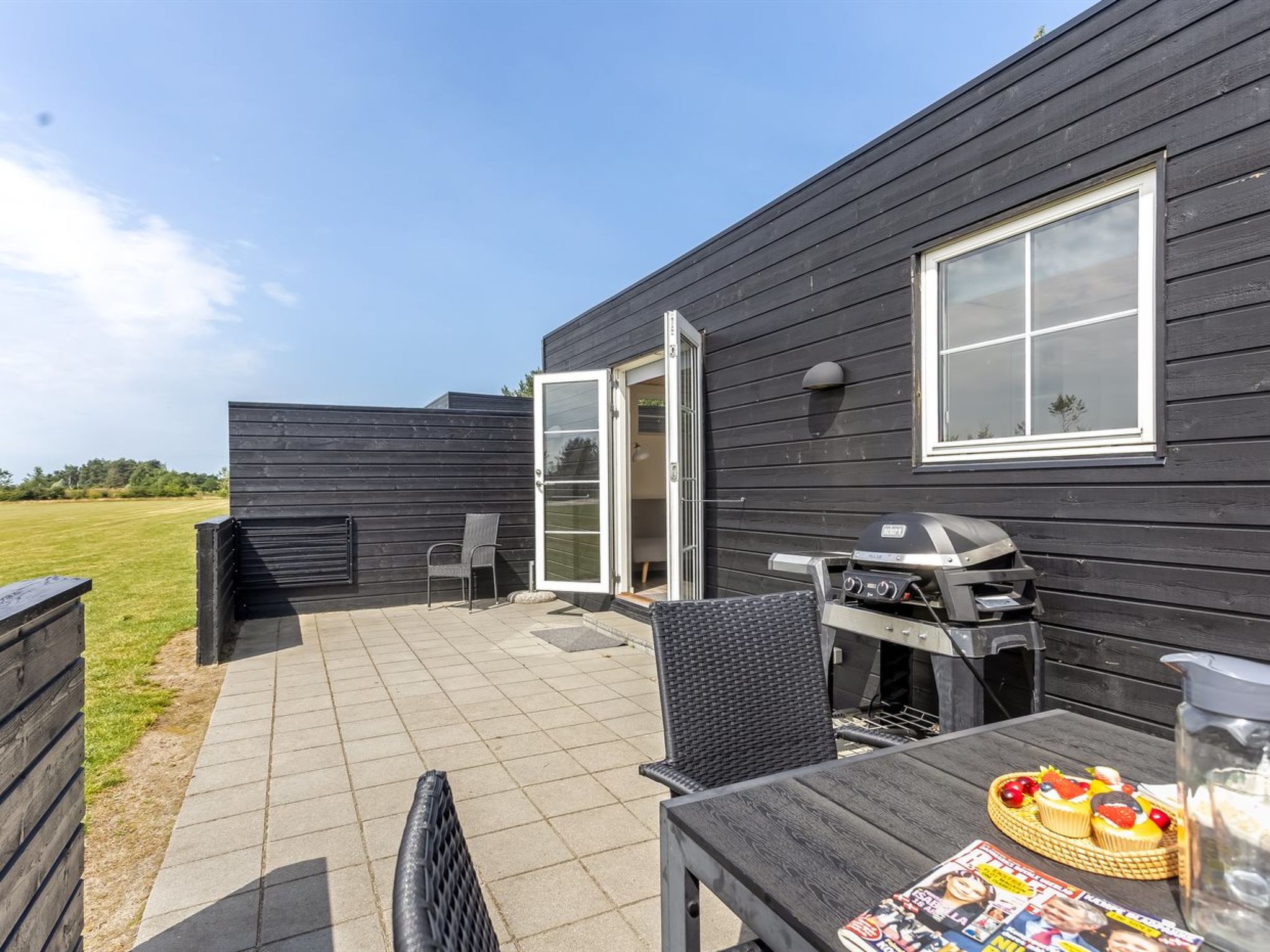 "Fay" - 900m from the sea-Draußen