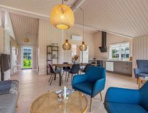 "Hellevi" - 900m from the sea