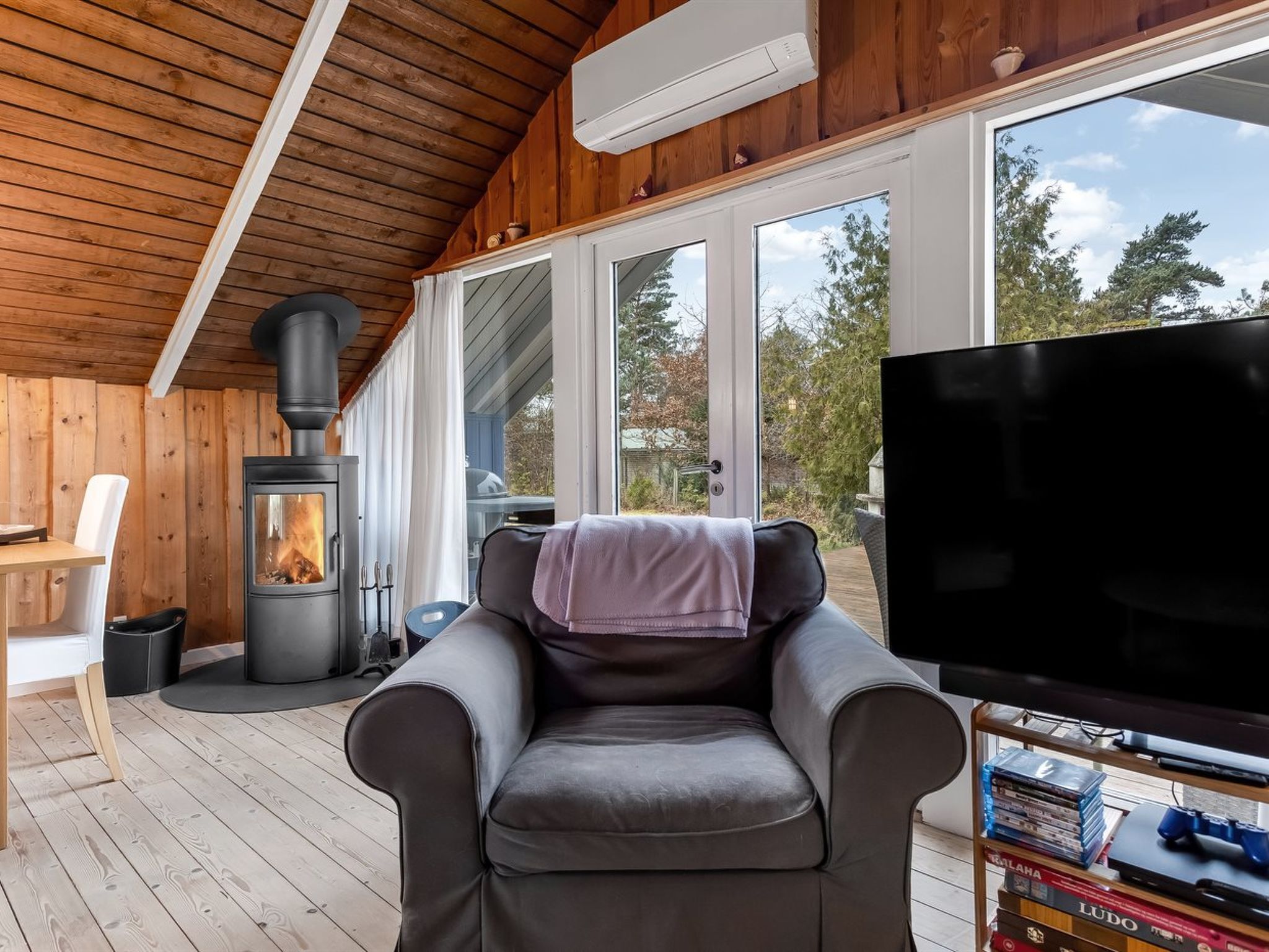 "Lycka" - 700m from the sea-Drinnen