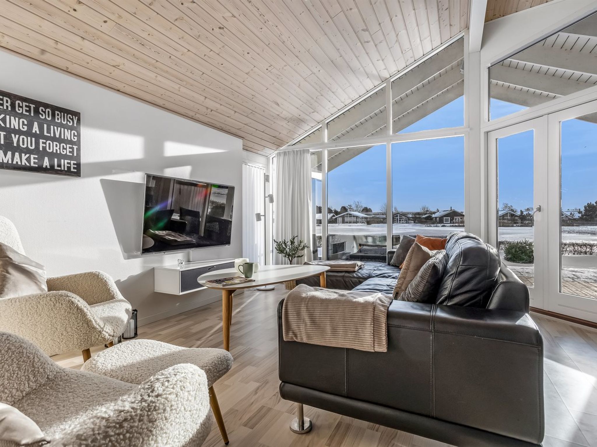 "Østmar" - 1.3km from the sea