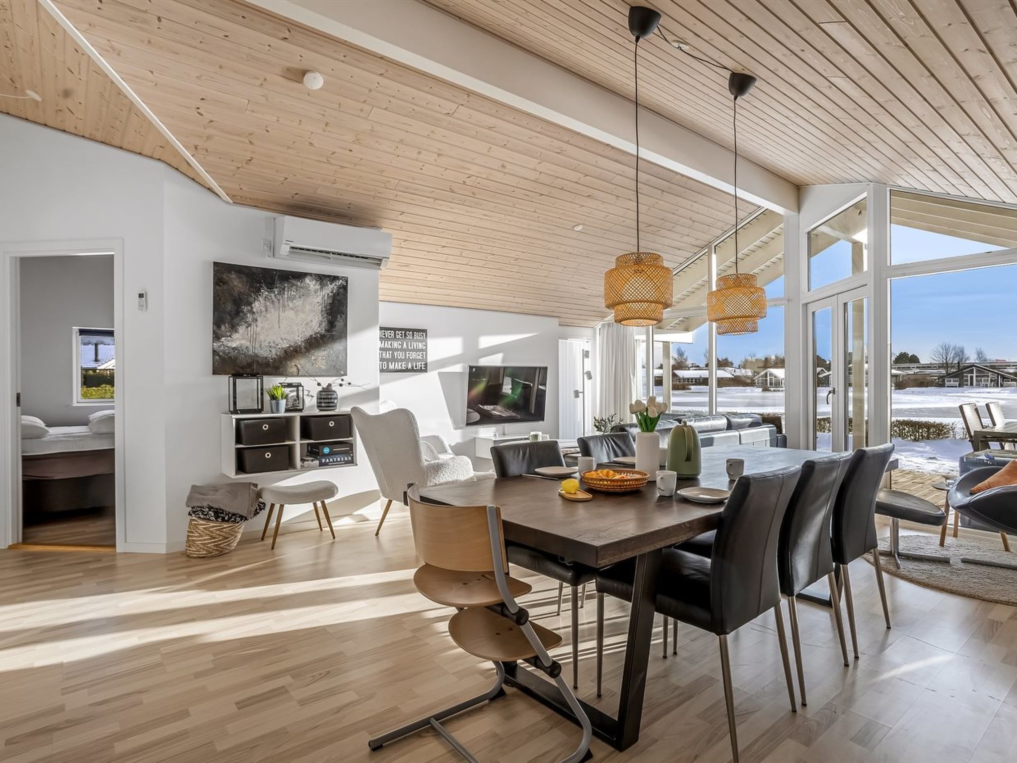 "Østmar" - 1.3km from the sea - Inside