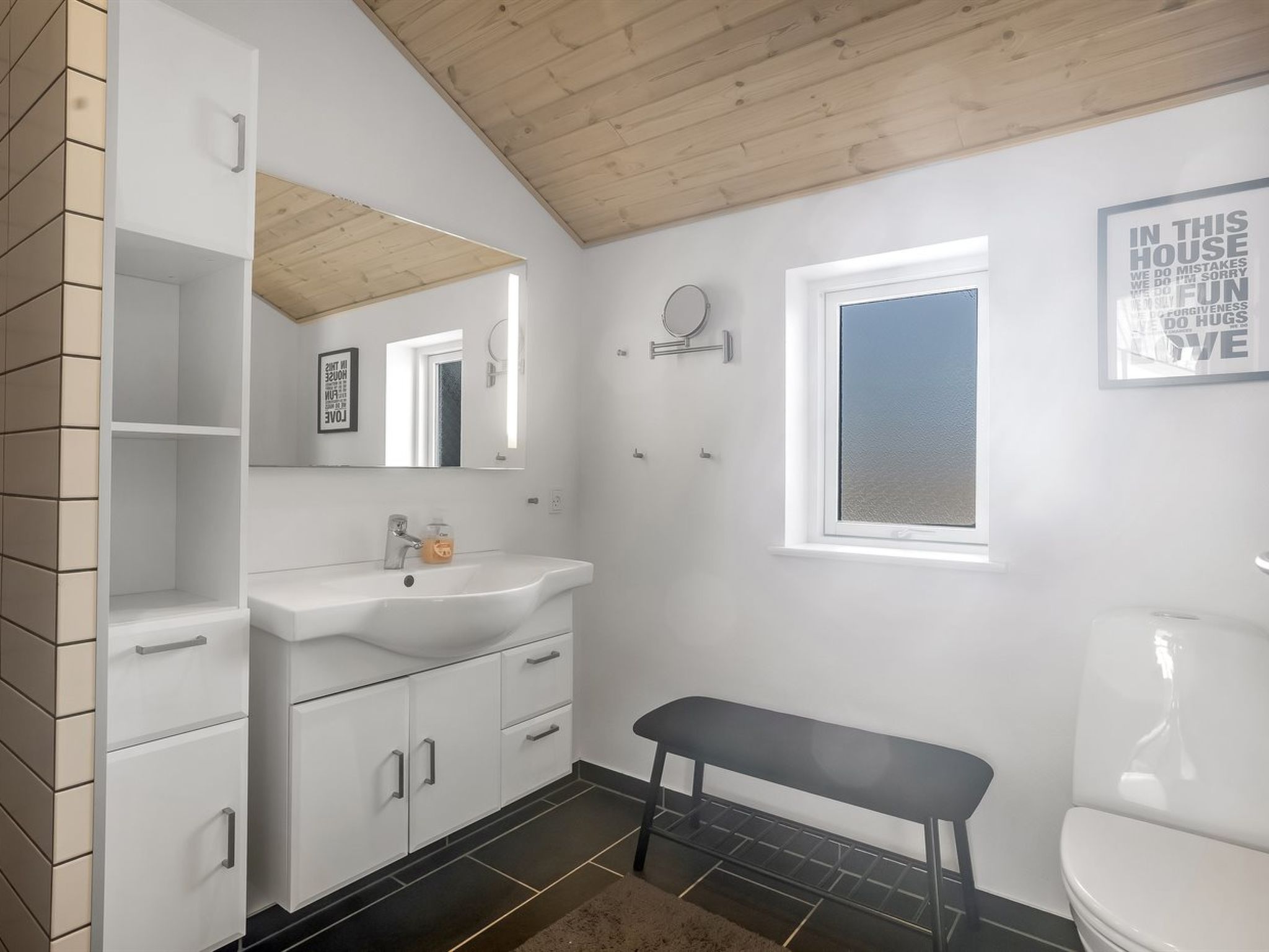 "Østmar" - 1.3km from the sea - Inside