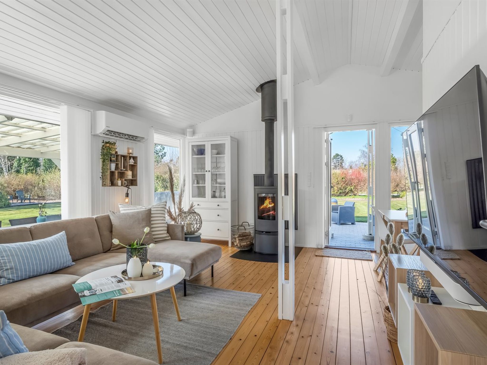 "Avelina" - 700m from the sea - Binnen