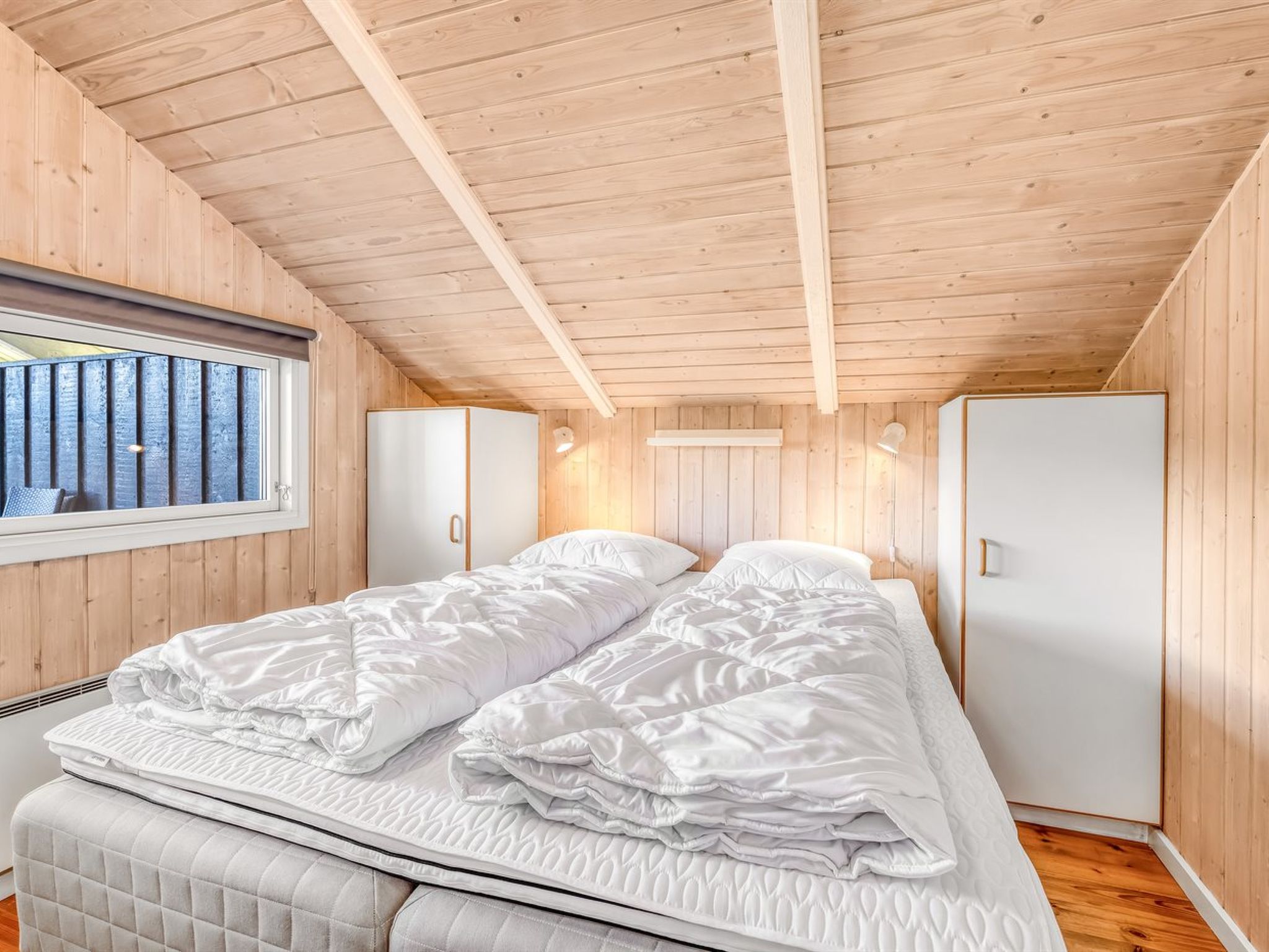 "Roope" - 1.3km from the sea - Binnen