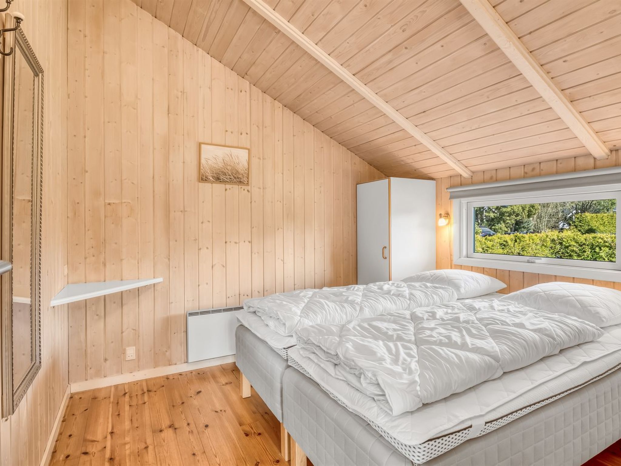 "Roope" - 1.3km from the sea - Binnen