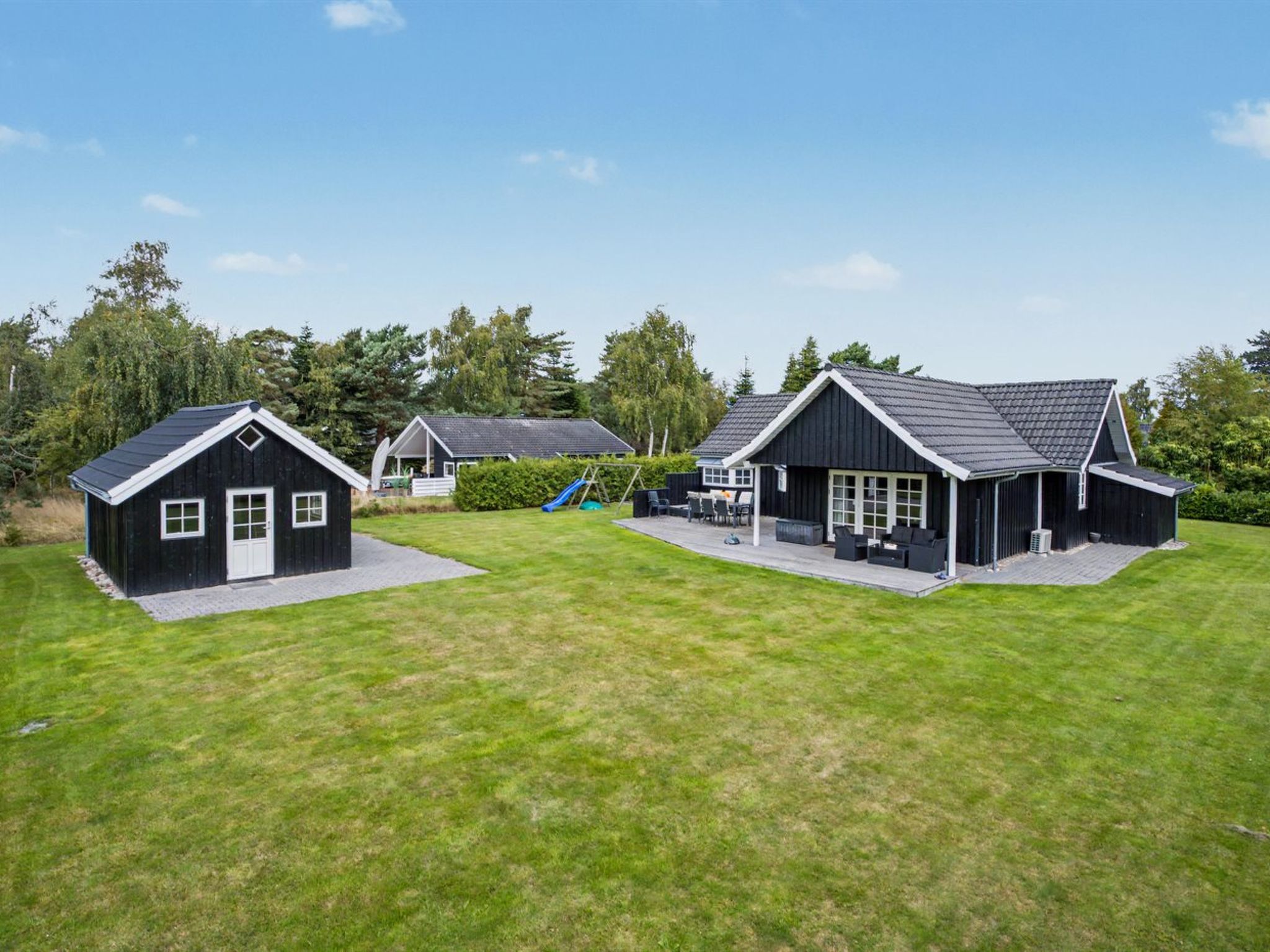 "Erikgine" - 900m from the sea - Buiten