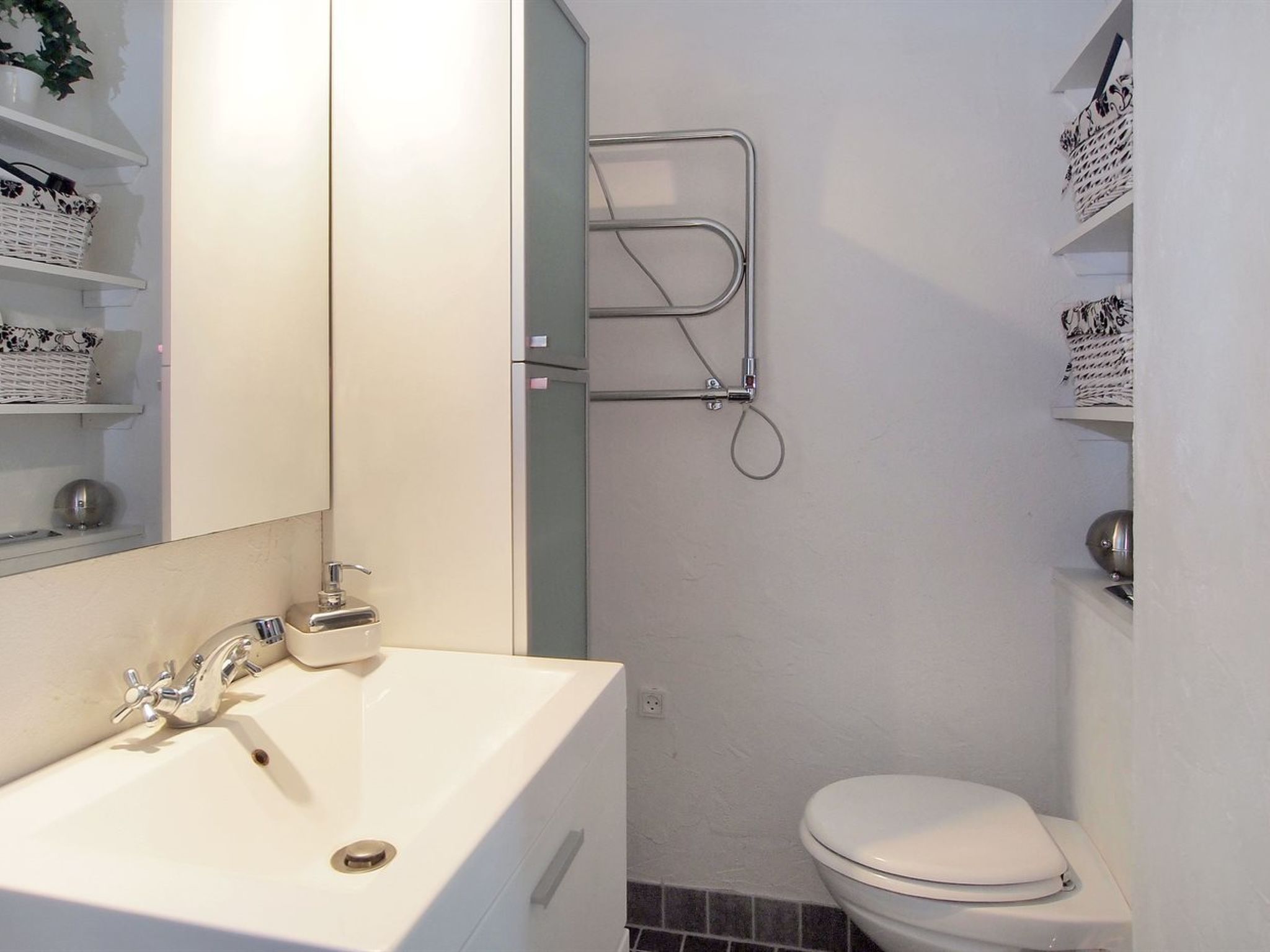 "Enola" - 900m from the sea-Dedans