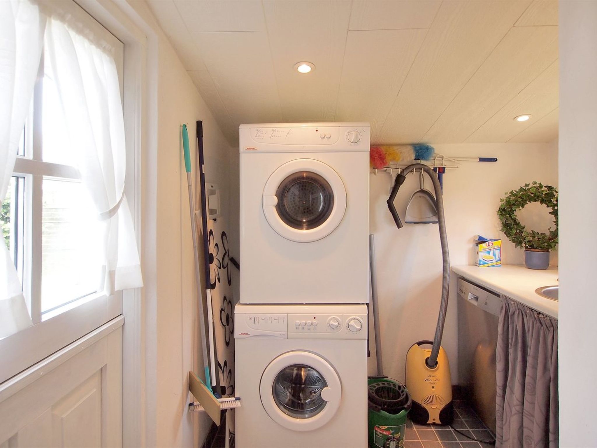 "Enola" - 900m from the sea-Dedans