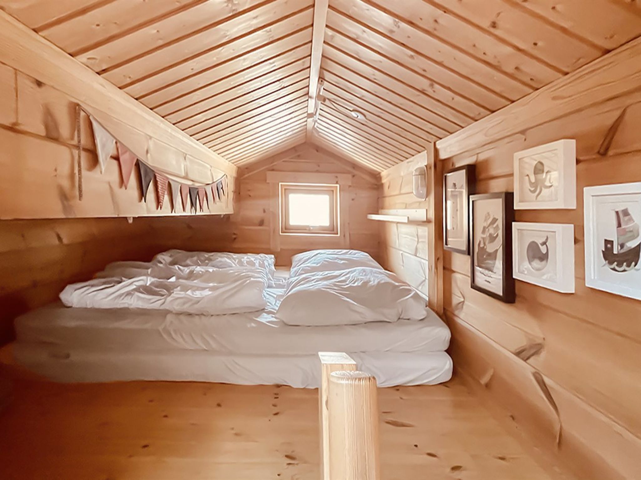 "Stacie" - 10m from the sea - Inside