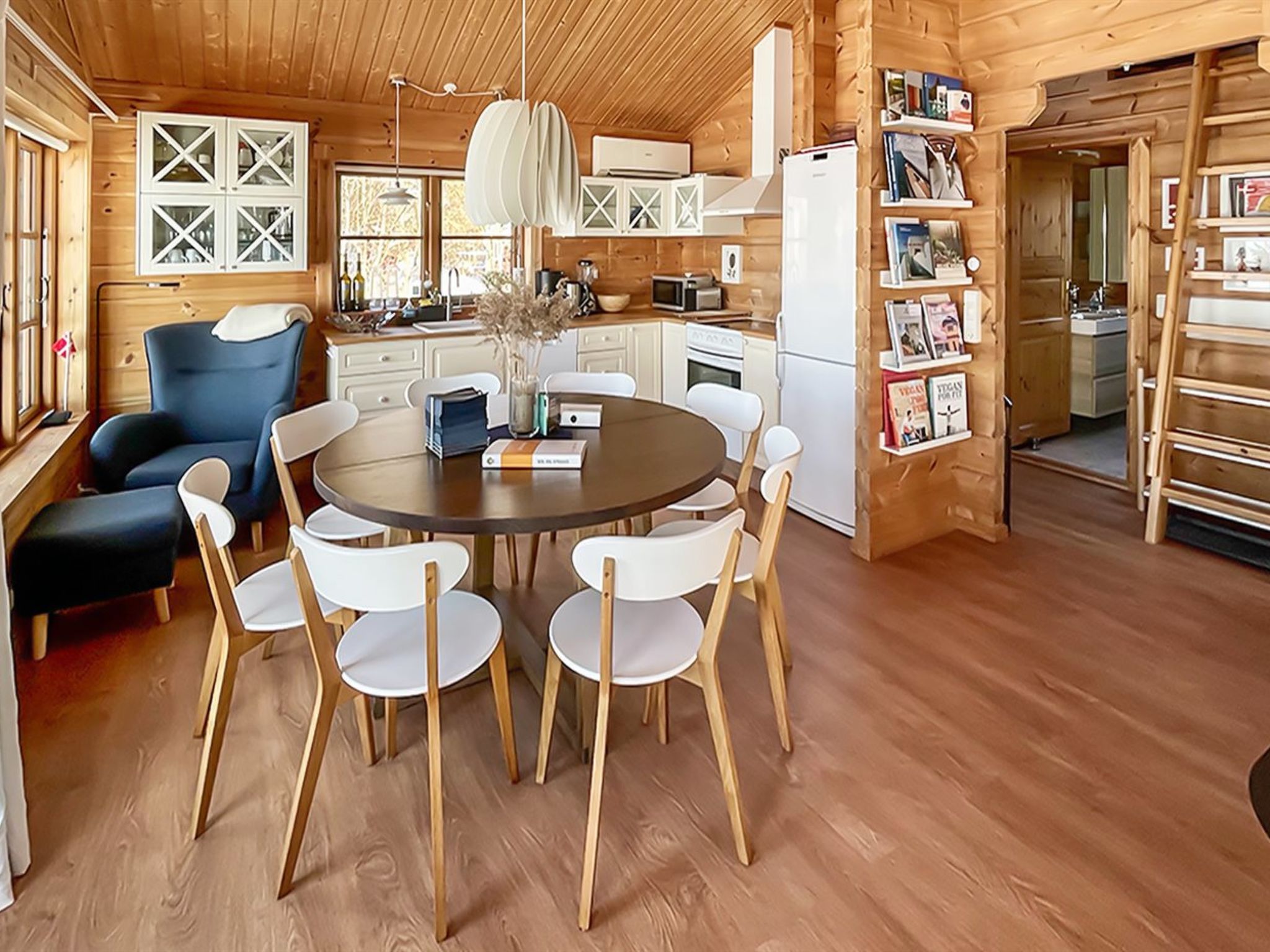 "Stacie" - 10m from the sea - Inside