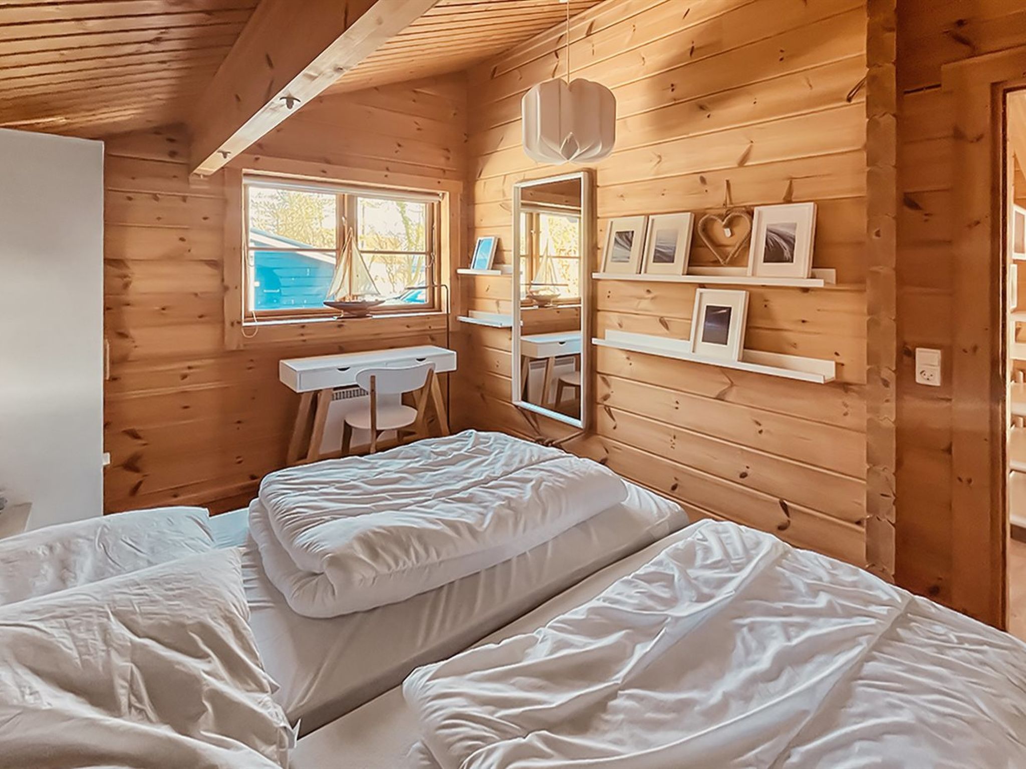 "Stacie" - 10m from the sea - Inside